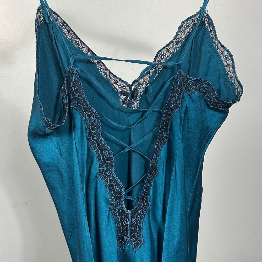 Vintage Silk Victoria’s Secret Lace neck and back mini chemise with tie back M
